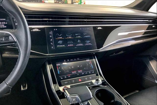 Photo of 2022 Mythos Black Metallic Audi SQ7