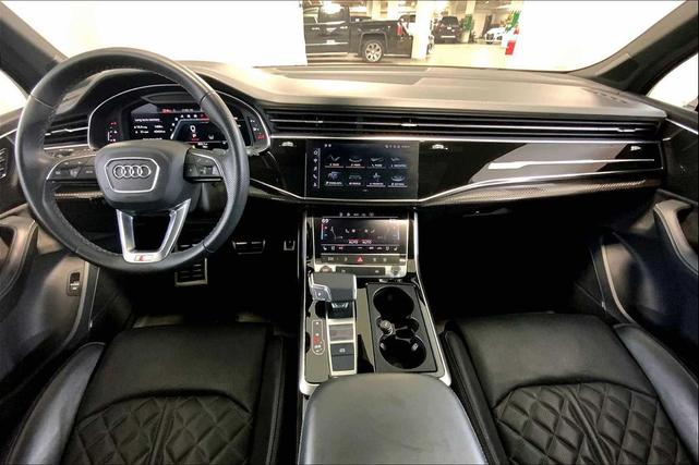Photo of 2022 Mythos Black Metallic Audi SQ7