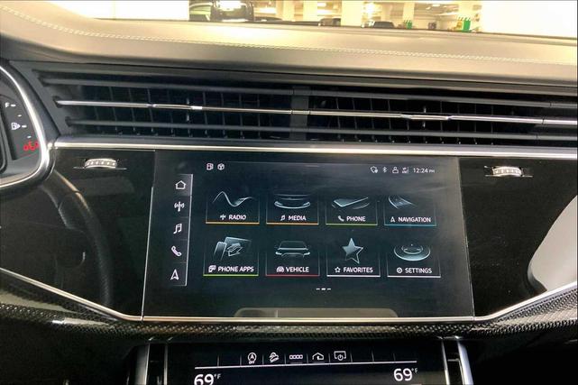 Photo of 2022 Mythos Black Metallic Audi SQ7