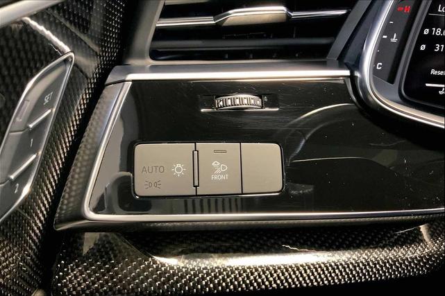 Photo of 2022 Mythos Black Metallic Audi SQ7