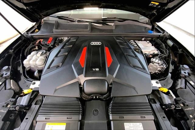 Photo of 2022 Mythos Black Metallic Audi SQ7