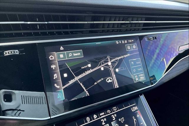Photo of 2022 Florett Silver Metallic Audi Q8