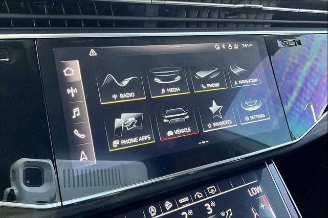 Photo of 2022 Florett Silver Metallic Audi Q8