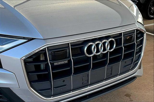 Photo of 2022 Florett Silver Metallic Audi Q8