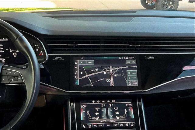 Photo of 2022 Florett Silver Metallic Audi Q8