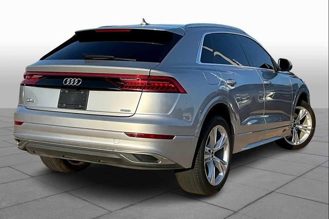 Photo of 2022 Florett Silver Metallic Audi Q8