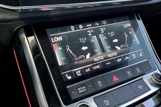 Photo of 2022 Florett Silver Metallic Audi Q8