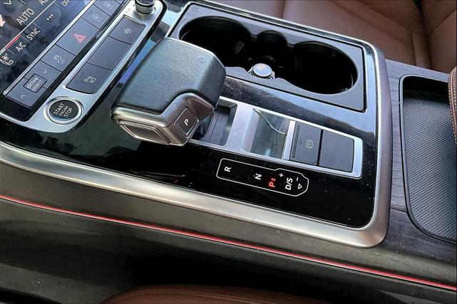 Photo of 2022 Florett Silver Metallic Audi Q8