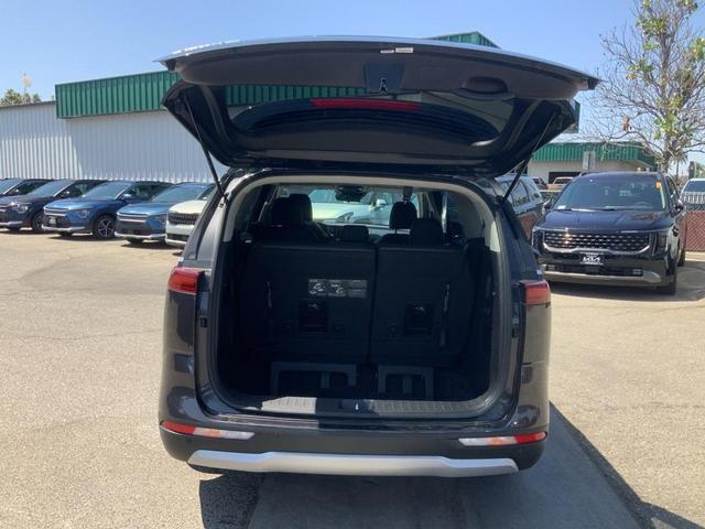 Photo of 2023 Metal Kia Carnival