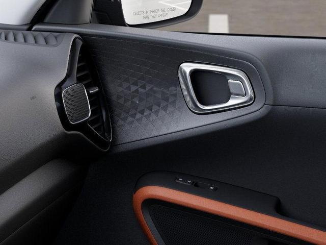Photo of 2025 Inferno Red / Black Roof Kia Soul