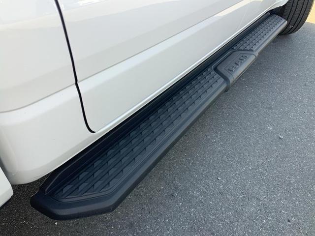Photo of 2025 Bright White Clearcoat RAM 1500