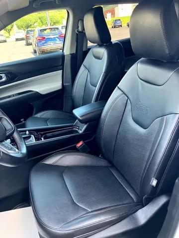 Photo of 2022 White Jeep Compass