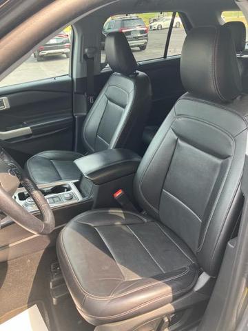 Photo of 2021 Gray Ford Explorer