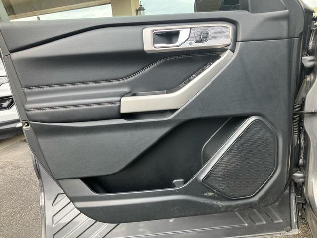 Photo of 2021 Gray Ford Explorer