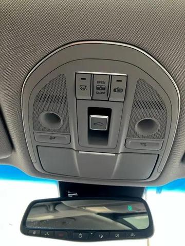 Photo of 2017 White Genesis G80
