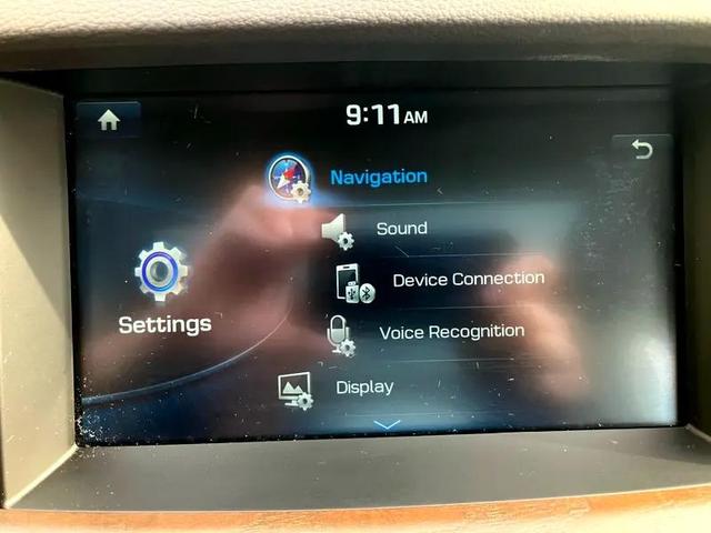 Photo of 2017 White Genesis G80