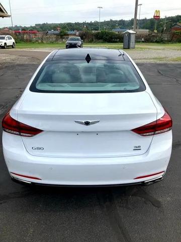Photo of 2017 White Genesis G80