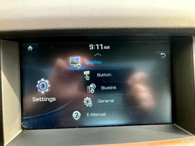 Photo of 2017 White Genesis G80