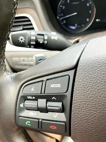 Photo of 2017 White Genesis G80