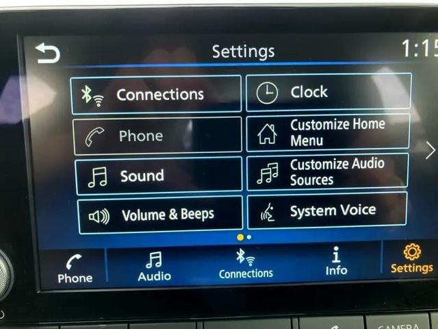 Photo of 2024 White Nissan Sentra