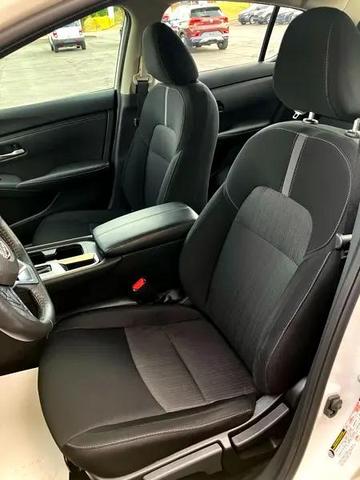 Photo of 2024 White Nissan Sentra