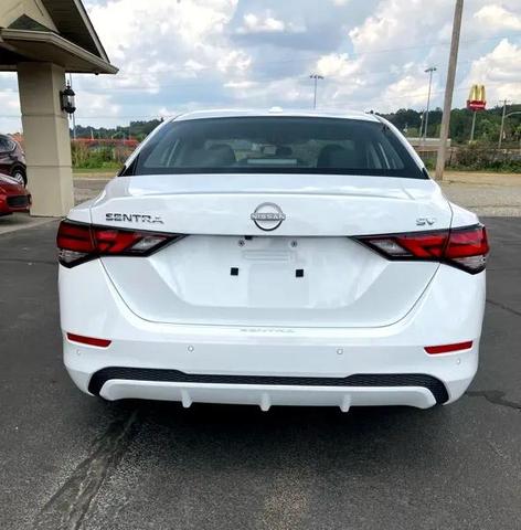 Photo of 2024 White Nissan Sentra