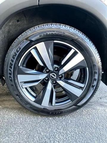 Photo of 2022 Silver Nissan Rogue