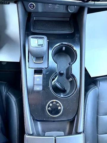 Photo of 2022 Silver Nissan Rogue