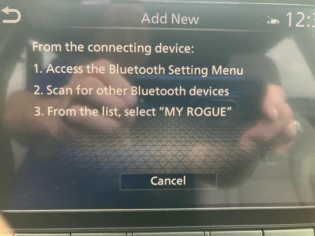 Photo of 2022 White Nissan Rogue