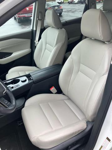Photo of 2022 White Nissan Rogue