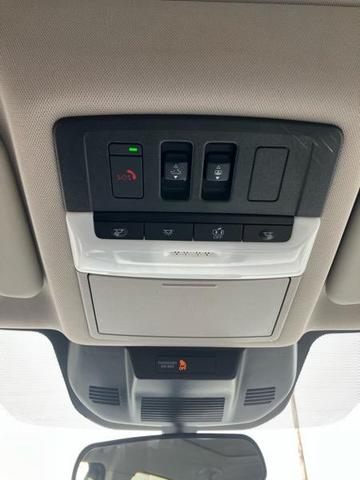 Photo of 2022 White Nissan Rogue