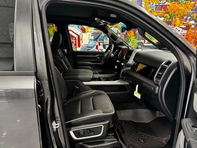 Photo of 2025 Granite Crystal Clearcoat Metallic RAM 1500