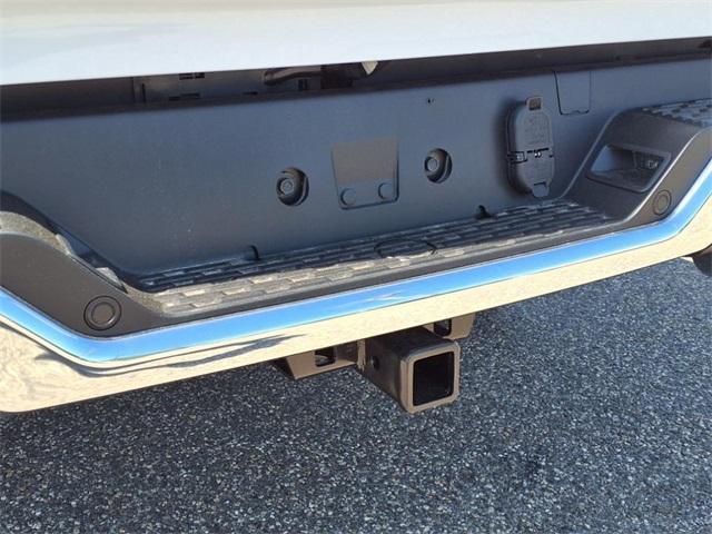 Photo of 2025 Bright White Clearcoat RAM 1500