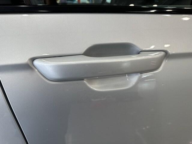 Photo of 2024 Silver Zynith Jeep Grand Cherokee