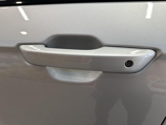 Photo of 2024 Silver Zynith Jeep Grand Cherokee