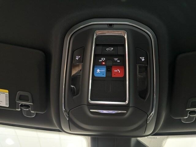 Photo of 2024 Silver Zynith Jeep Grand Cherokee