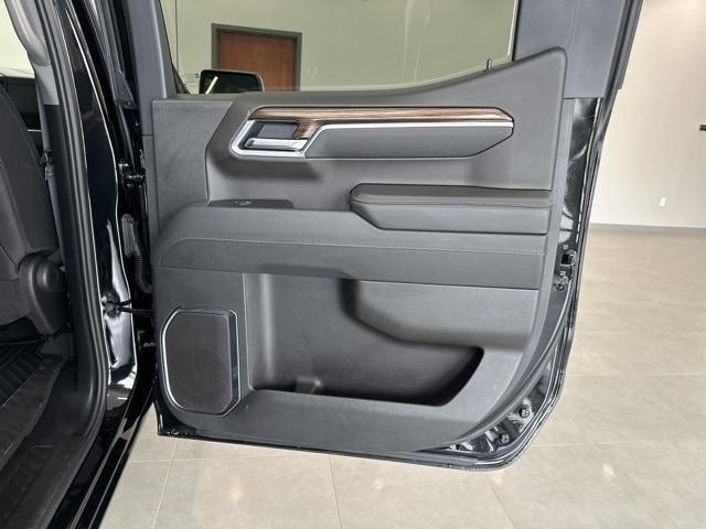Photo of 2025 Black Chevrolet Silverado 1500