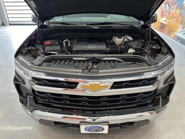 Photo of 2025 Black Chevrolet Silverado 1500