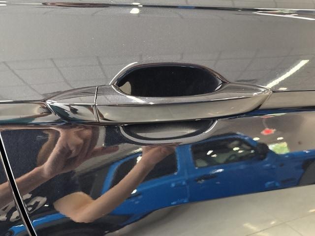 Photo of 2024 Deep Black Pearl Effect Volkswagen Tiguan