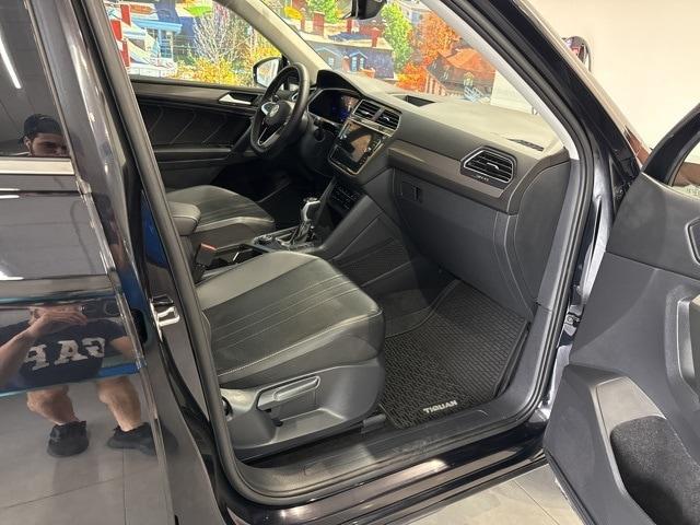Photo of 2024 Deep Black Pearl Effect Volkswagen Tiguan