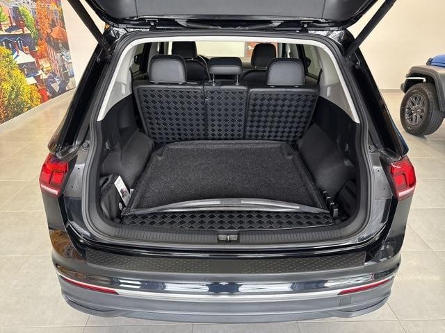 Photo of 2024 Deep Black Pearl Effect Volkswagen Tiguan