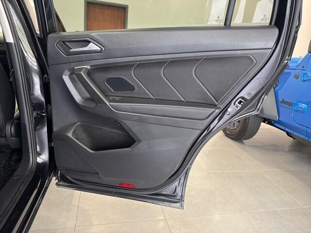 Photo of 2024 Deep Black Pearl Effect Volkswagen Tiguan