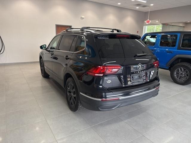 Photo of 2024 Deep Black Pearl Effect Volkswagen Tiguan
