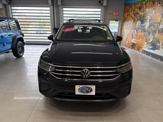 Photo of 2024 Deep Black Pearl Effect Volkswagen Tiguan