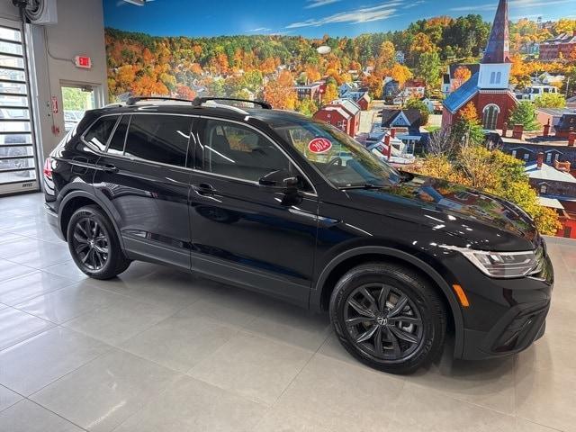 Photo of 2024 Deep Black Pearl Effect Volkswagen Tiguan