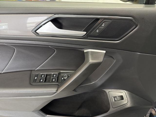 Photo of 2024 Deep Black Pearl Effect Volkswagen Tiguan