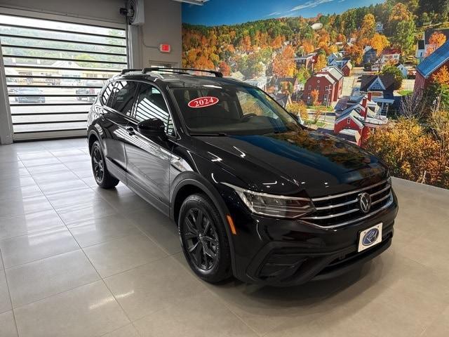 Photo of 2024 Deep Black Pearl Effect Volkswagen Tiguan