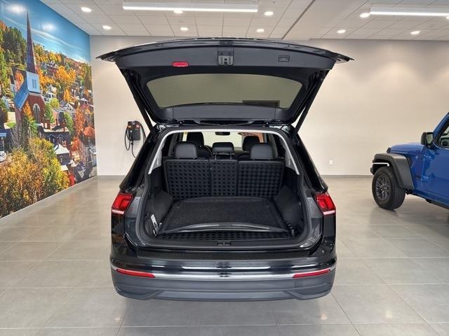 Photo of 2024 Deep Black Pearl Effect Volkswagen Tiguan