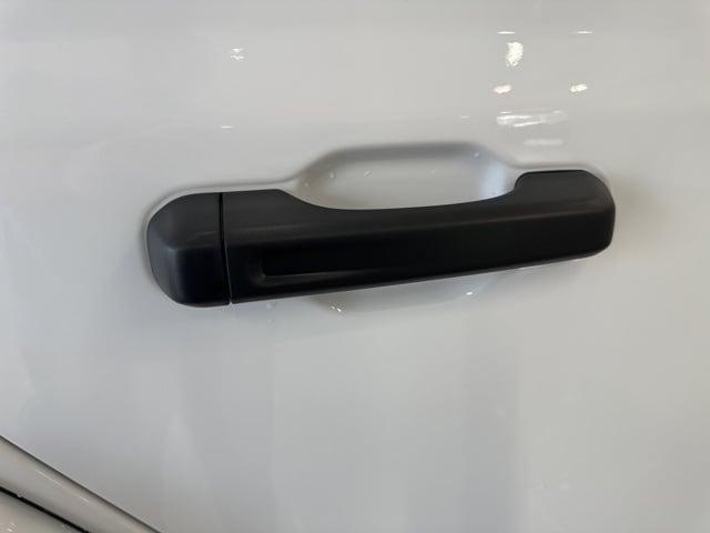 Photo of 2025 Bright White Clearcoat Jeep Wrangler