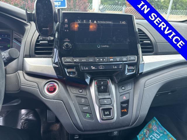 Photo of 2023 Platinum White Pearl Honda Odyssey